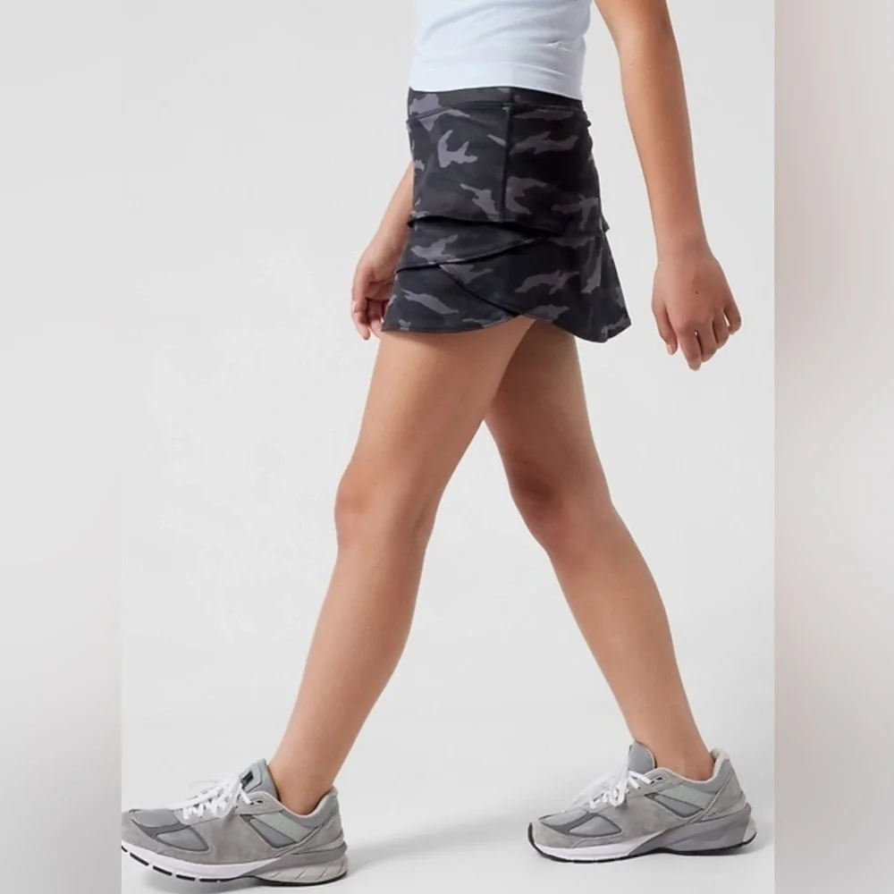 Athleta girl Camo Lux Swing Skort Size XL (14)